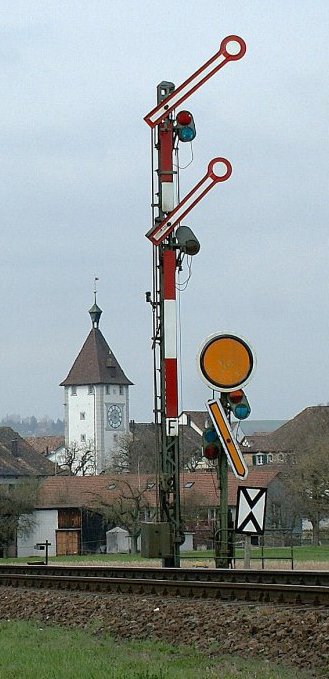  Signalo-ferroviairo-thrapie  grce aux anciens smaphores et disques basculants allemands