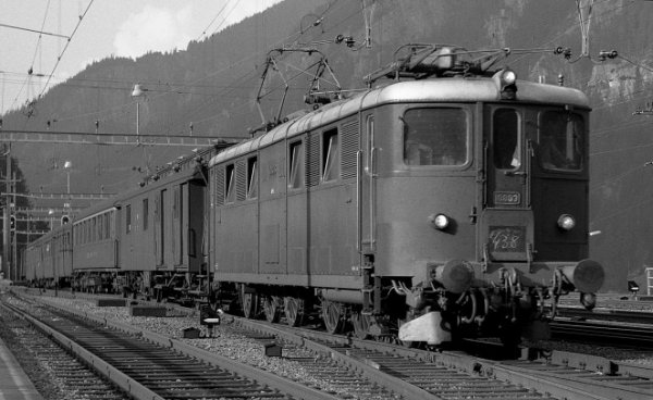 Locomotives Ae 4/6 dans leur vie quotidienne (deuxime partie)