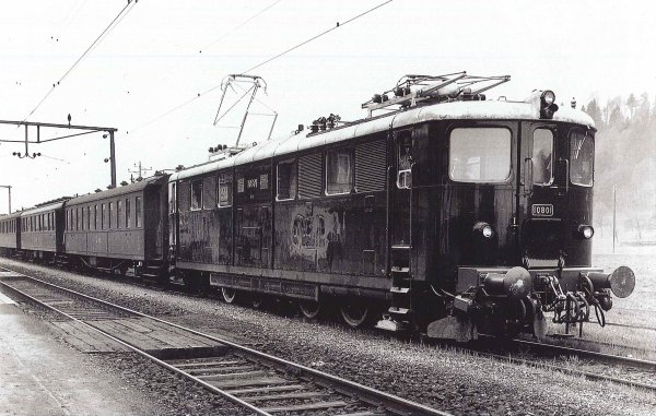 Locomotives Ae 4/6 dans leur vie quotidienne (deuxime partie)