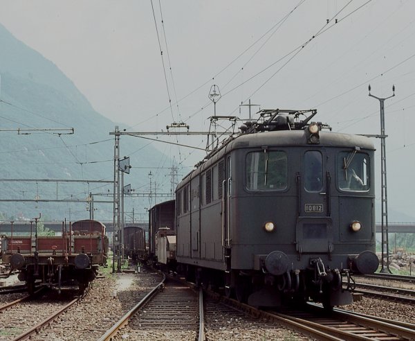 Locomotives Ae 4/6 dans leur vie quotidienne (troisime partie)
