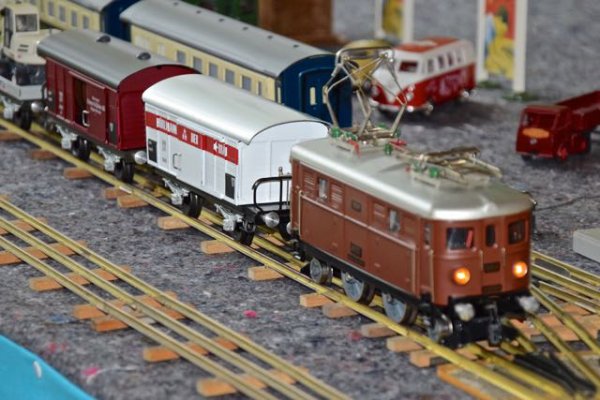 Renaissance du Tin-Plate de style suisse  l'chelle 0 - Vhicules-moteurs modifis - Troisime partie