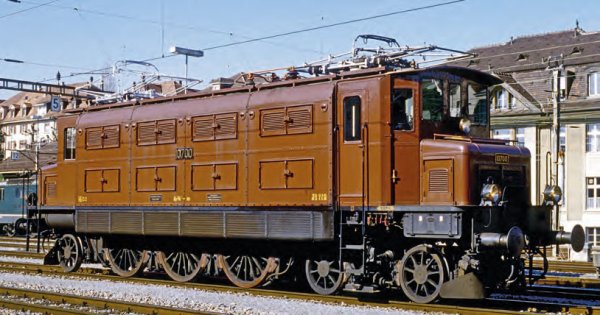 La "Saga" de la locomotive Ae 3/6 I 10700 des CFF