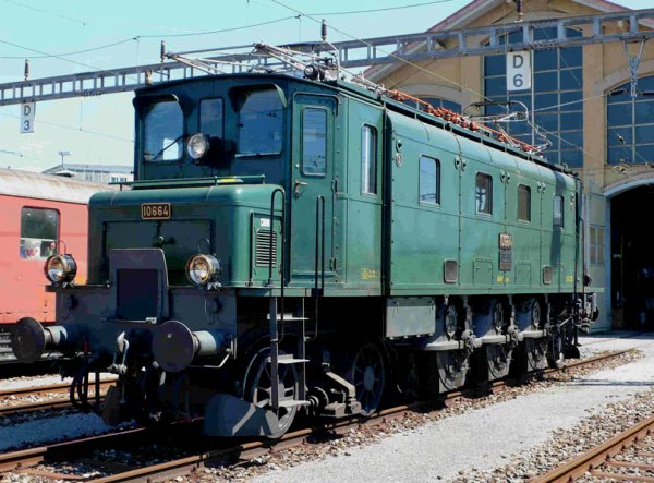 La "Saga" de la locomotive Ae 3/6 I 10700 des CFF