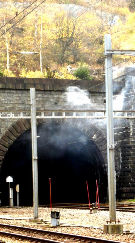 Ambiances "vapeur" et d'authentique voyage en train en gare de Goeschenen (deuxime partie)