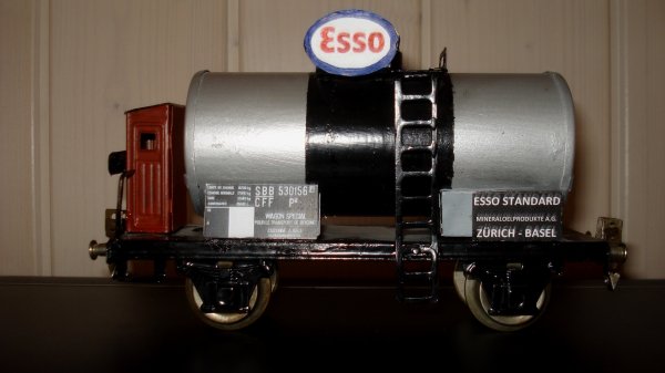 Ultimes amliorations apportes sur mes wagons-citernes ESSO et SHELL