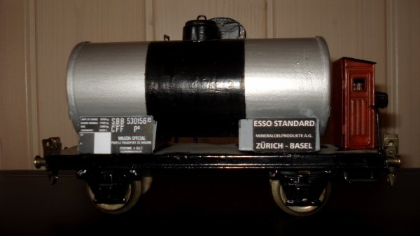 Ultimes amliorations apportes sur mes wagons-citernes ESSO et SHELL