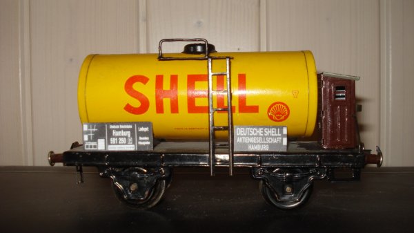 Ultimes amliorations apportes sur mes wagons-citernes ESSO et SHELL