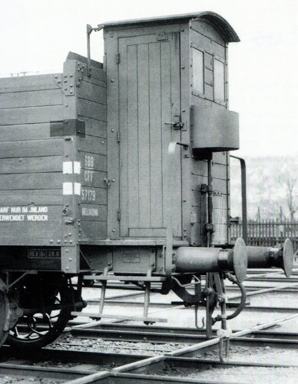 Authentiques vigies de garde-freins CFF pour wagons de marchandises "Tin-Plate" à deux essieux et à l'échelle 0