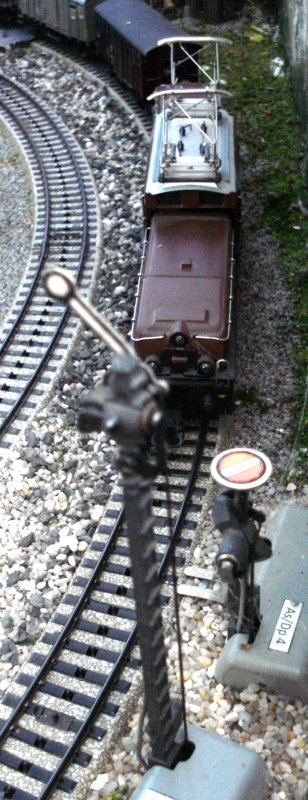 "Helvétisation" des disques basculants des signaux avancés mécaniques MAERKLIN HO