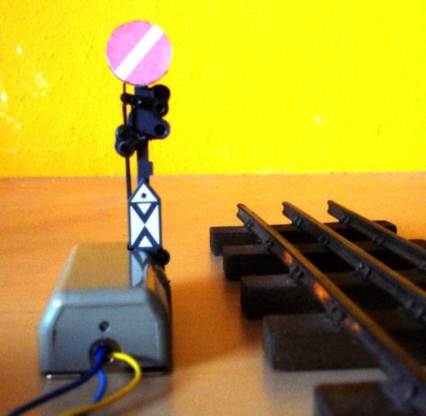 Transformation des signaux mécaniques MAERKLIN HO en signaux suisses à voie normale à l’échelle 0 :