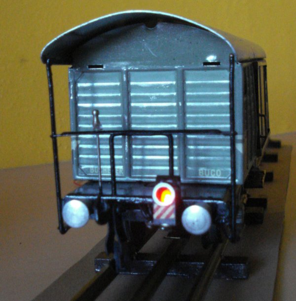 Signaux de queue pour voitures et wagons :