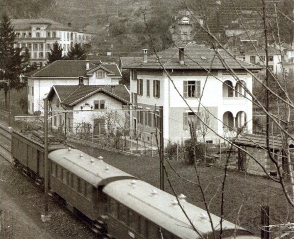 La voiture voyageurs à plateformes ouvertes « BC 2 » No 8683 de BUCO