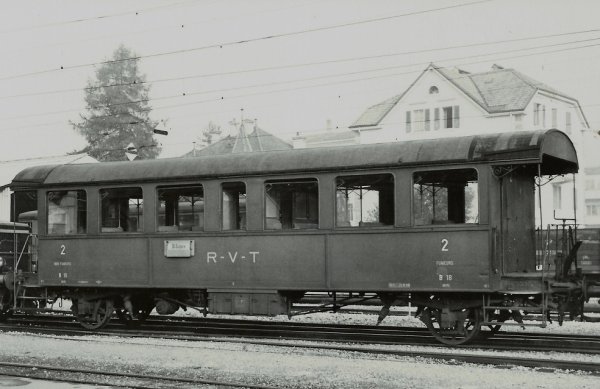 La voiture voyageurs à plateformes ouvertes « BC 2 » No 8683 de BUCO