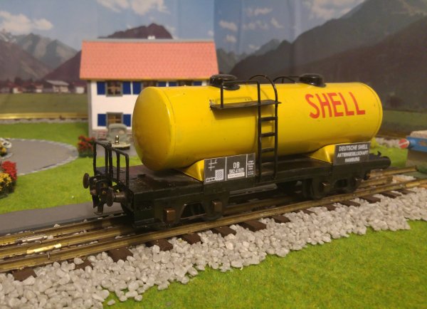 Un wagon-citerne HAG totalement “heimatlos” (apatride)