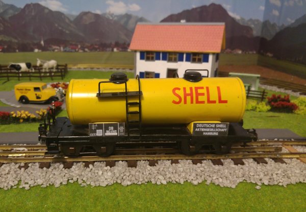 Un wagon-citerne HAG totalement “heimatlos” (apatride)