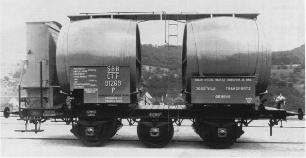 Wagon bi-foudres CFF  trois essieux et wagon plat FS sublim, le tout en "Tinplate 0"