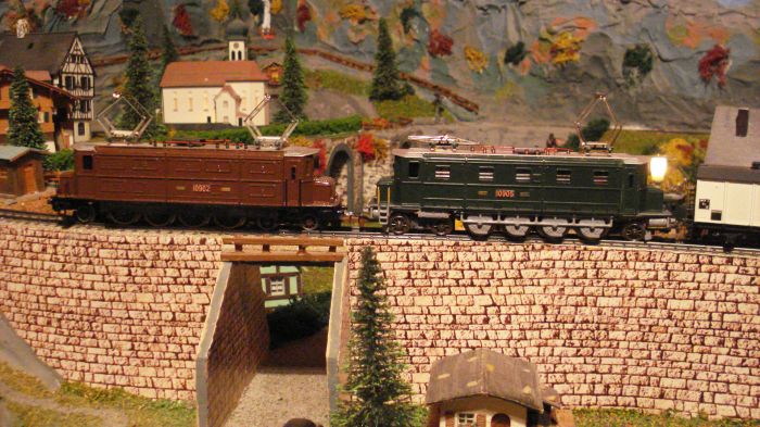 Les m�mes machines face � l'Eglise de Wassen