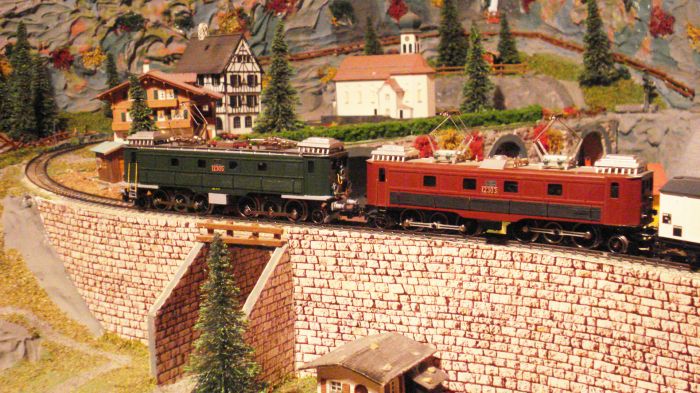 Une double-traction de rve: Be 4/6 12305 + 12303